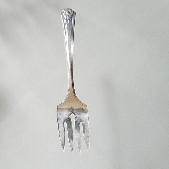 Peerless Oneida Silver Plate 1933 Charmion Pattern Serving Fork 8.25 in - Picture 7 of 12